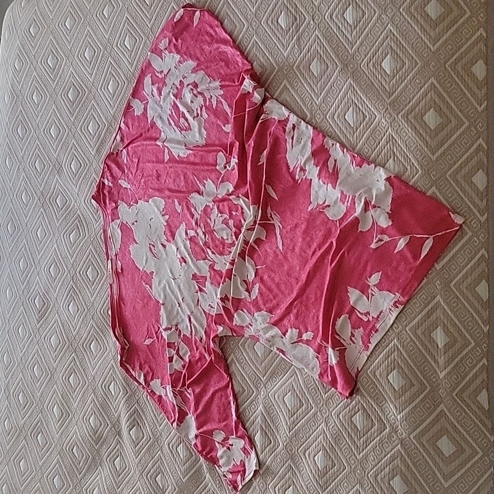 Hak pink shirt, Size L.